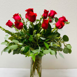 One dozen red roses