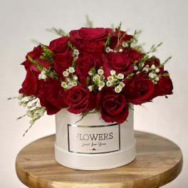 Red roses boxed