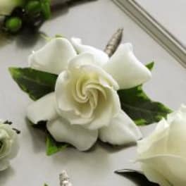 Gardeinia Boutonniere