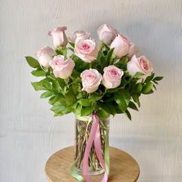 EC116 Classic Long Stem Pink Roses