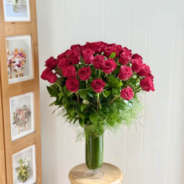 EC122 - Madly in Love (50 stems long stem Red rose)