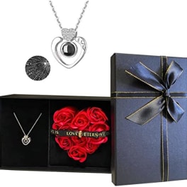 Heart-shaped rose gift box with necklace and pendant