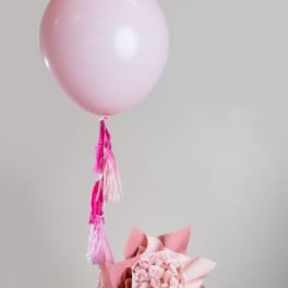 Pretty Pink Wrap Bouquet & Soft Pink 36” Balloon