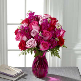 mix roses in vase