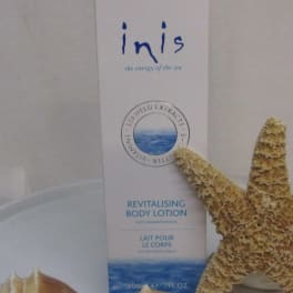 Body lotion box with seashells and a starfish