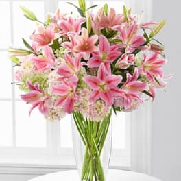Intrigue Luxury Lily & Hydrangea Bouquet - 22 Stems