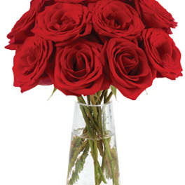 Bouquet of red roses in a clear glass vase