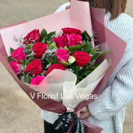 Deluxe Hot Pink and Red Rose Wrapped Bouquet