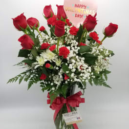 Dozen Roses in Vase *Card may differ from picture