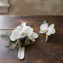 Corsage and Boutonniere Set