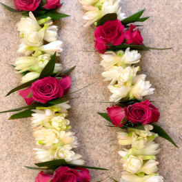 Double Tuberose lei with Ti Leaf and Spray Roses