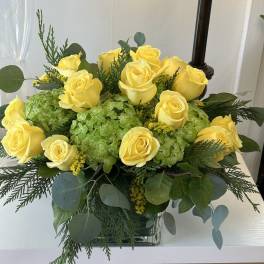 Yellow roses green hydrangea, cube