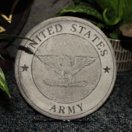 Round stone plaque with the United States Army emblem