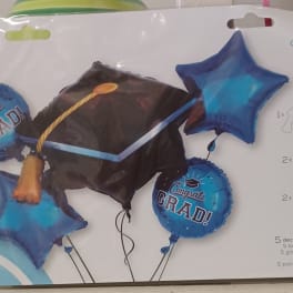 Graduation balloon bouquet with a cap and star-shaped blue balloons