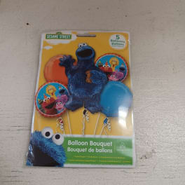 Sesame Street balloon bouquet kit with Cookie Monster balloons