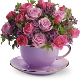 Teleflora's Cup of Roses Bouquet t210-2a
