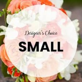 Small bouquet of peach and white flowers with a size label overlay