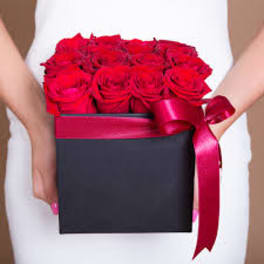 Simple black box and 25 roses
