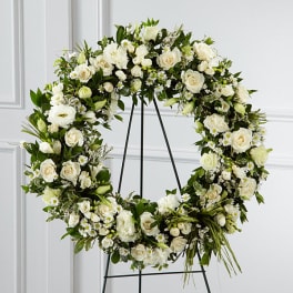 The FTD Splendor Wreath