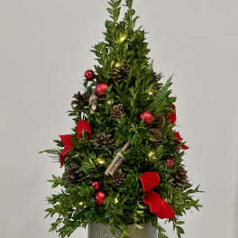 Country Charm Tree by Westford Florist Art by Veny