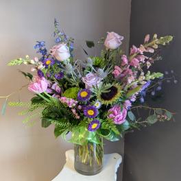 #724 Designer choice vase arrangement