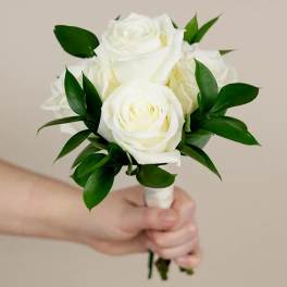 Handheld Rose Bouquet