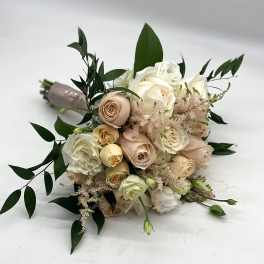 Ivory Dream Clutch Bouquet