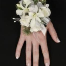Sparking white corsage