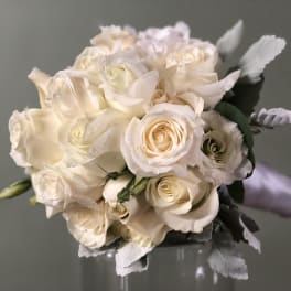 Cream rose bouquet with pale lavender accents