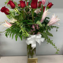 Make a Statement Dozen Red Roses