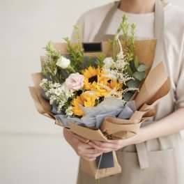 Golden Bloom Graduation Bouquet