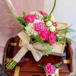 Handtied Bouquet & Boutonniere Set