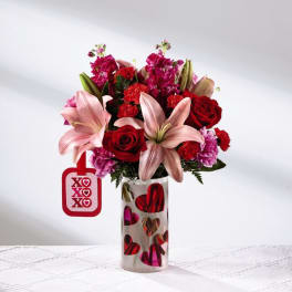 The FTD Love You XO Bouquet by Hallmark