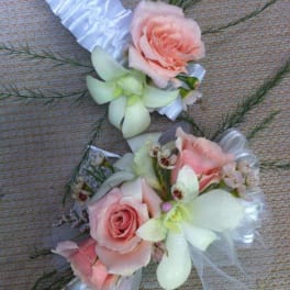 Premium Mix Corsage & Boutonniere