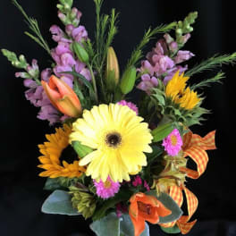 Small mixed bouquet for summer