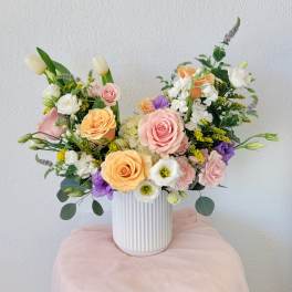Garden Style Soft colors Vase Arrangement