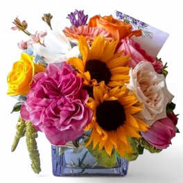 Pretty In Bloom - Bright & Cheerful Seasonal Bouquet | Haddonfield Delivery