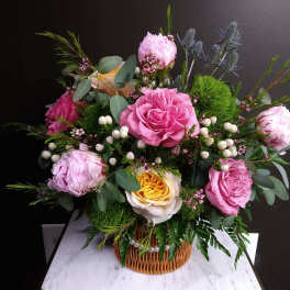 Mother's Of Pearls Basket