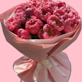 Coral peony bouquet