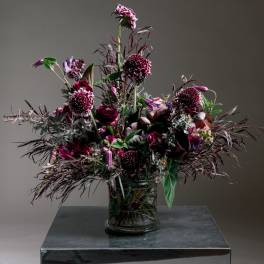Moody & Romantic - Dark Design