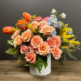 The Isabelle – Seasonal Flower Bouquet (Available Spring through Summer)