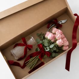 Signature Rose Atelier – 24 Roses Gift Box