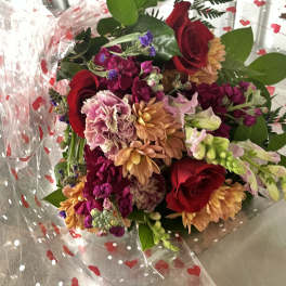 Seasonal, Loose Bunch (No Vase) Wrapped.