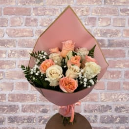 Peachy Dozen Roses