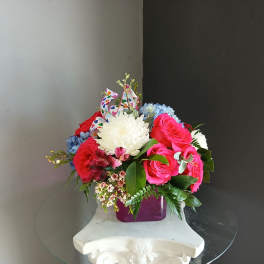 #748 Designer's Choice vase arrangement