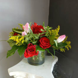 #723 Designer's choice vase arrangement