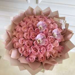 MFS 50 Rose Hermosa Bouquet (Orchids)
