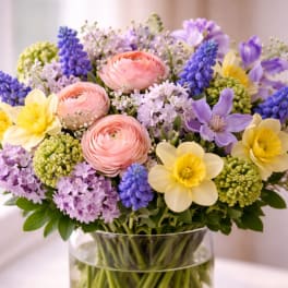 Seasonal Designer’s Choice Vase Arrangement