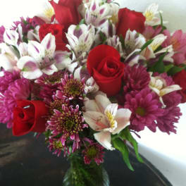 European rose and mixed flower bouquet