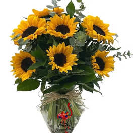 Bouquet of sunflowers in a glass vase